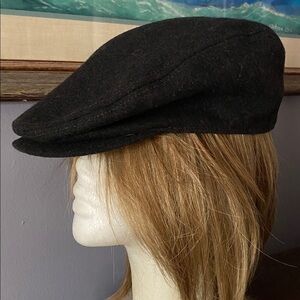 Black CHAPS newsboy cup style hat mix wool in good condition